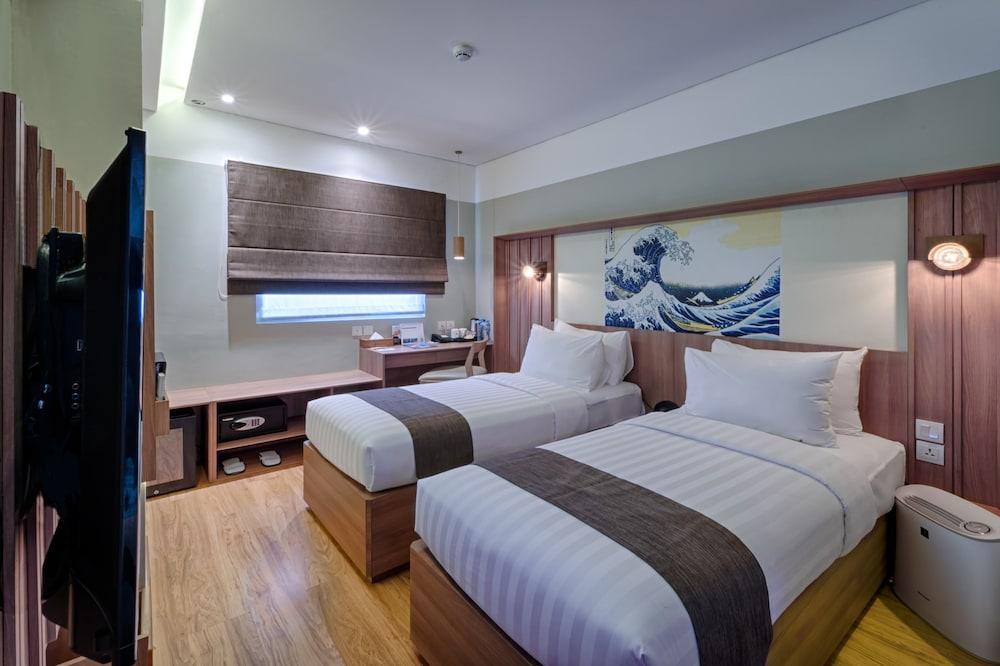 Kuretakeso Kemang Hotel Джакарта Экстерьер фото