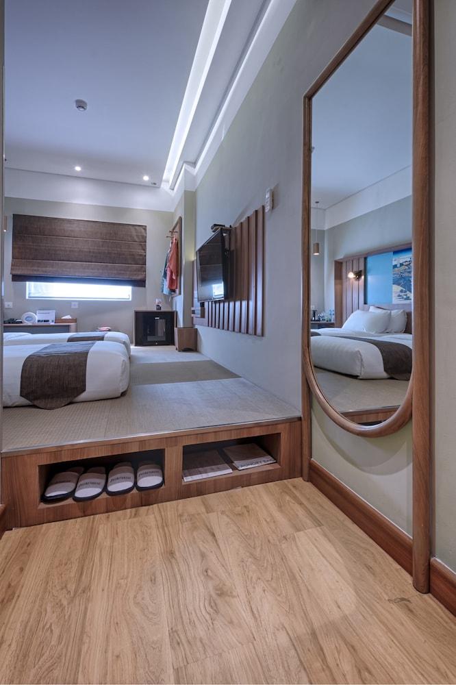 Kuretakeso Kemang Hotel Джакарта Экстерьер фото