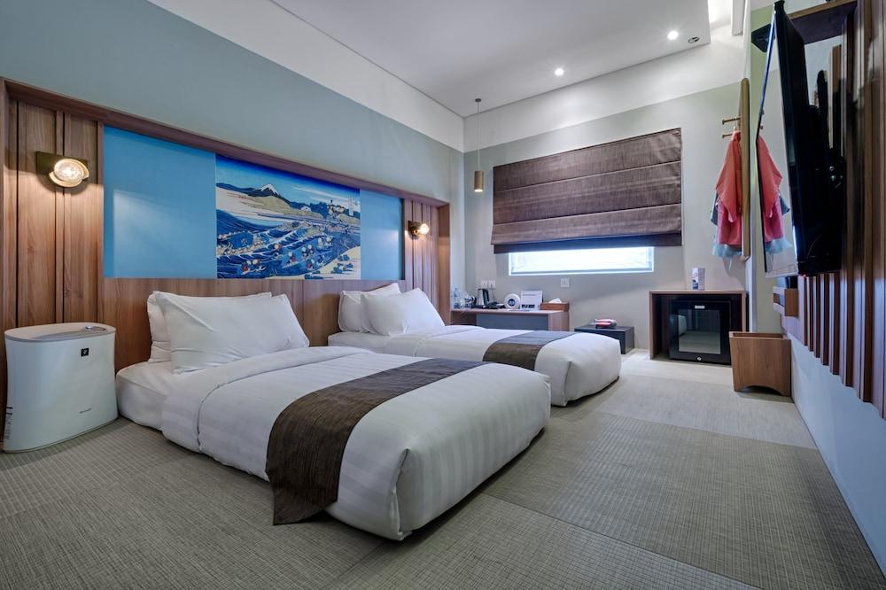 Kuretakeso Kemang Hotel Джакарта Экстерьер фото