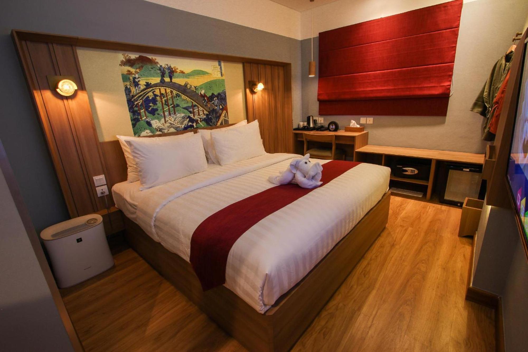 Kuretakeso Kemang Hotel Джакарта Экстерьер фото