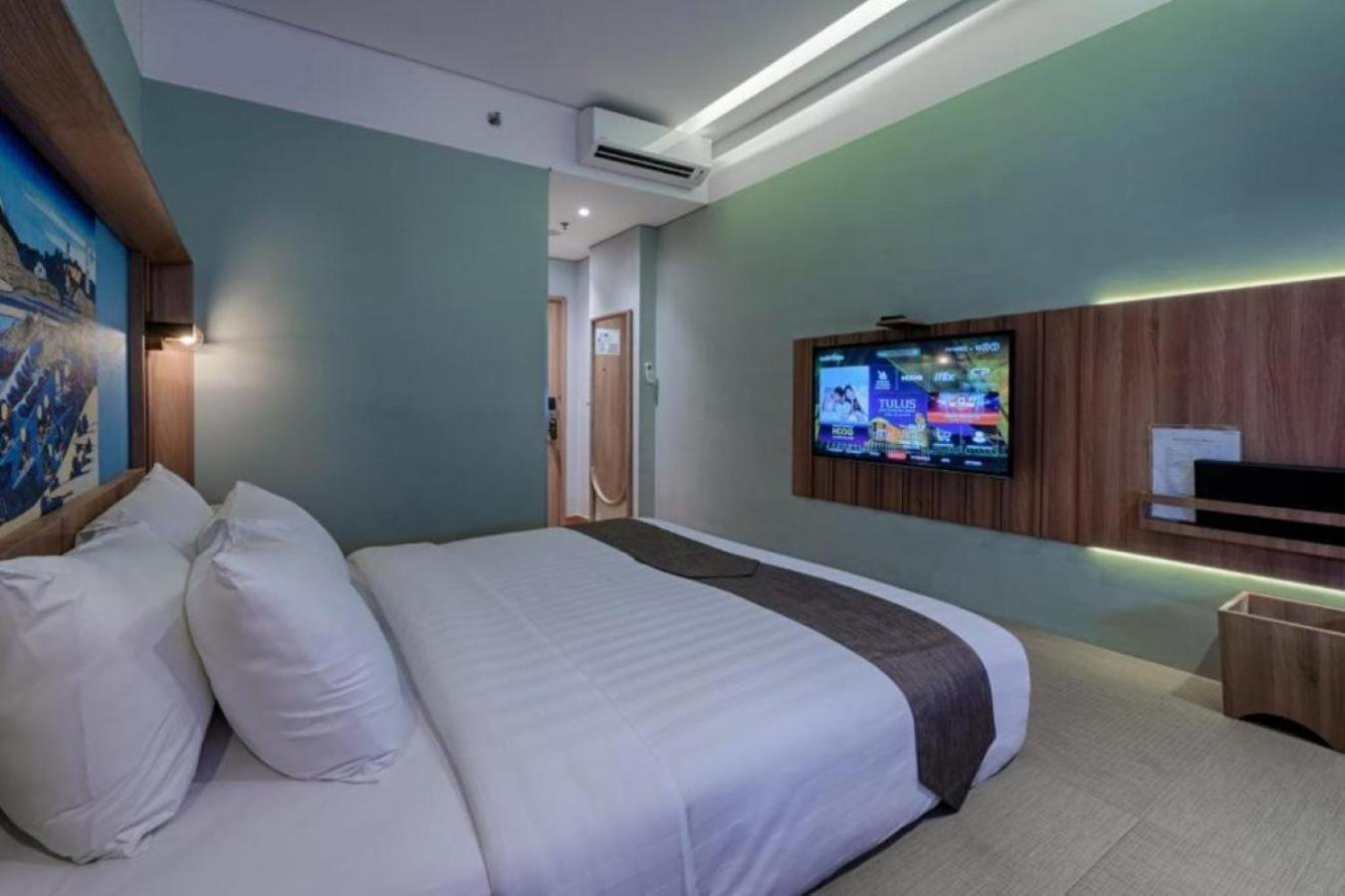 Kuretakeso Kemang Hotel Джакарта Экстерьер фото