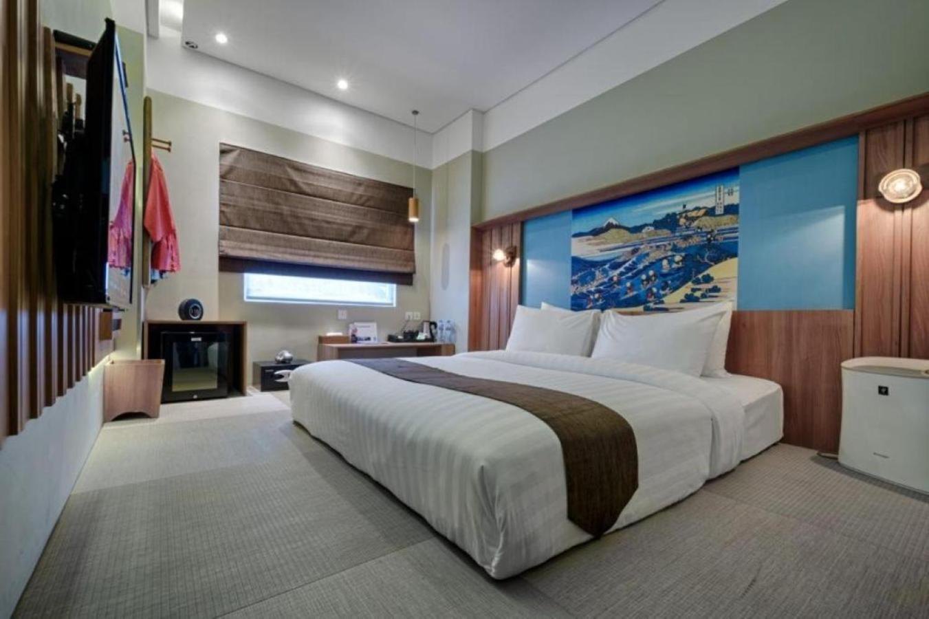 Kuretakeso Kemang Hotel Джакарта Экстерьер фото